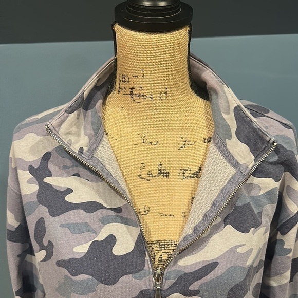 Old Navy sweatshirt size medium women’s - Picture 4 of 9